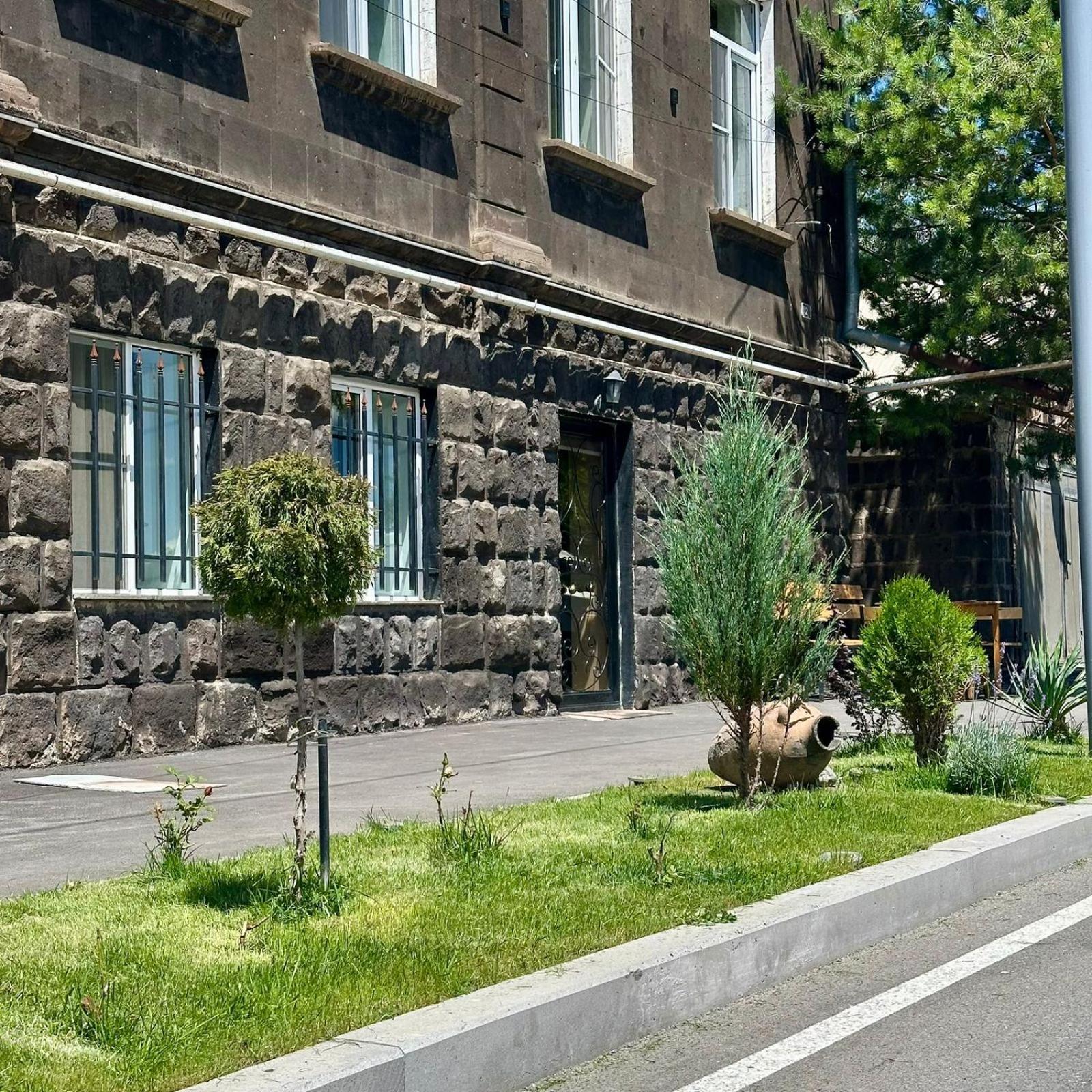 Eco House Apartment Gyumri ภายนอก รูปภาพ